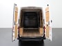 Volkswagen Crafter 2.0TDI 140PK L3H3 | Multimedia | 3-Persoons | Airco | Cruise | Betimmering