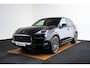 Porsche Cayenne 3.0 E-Hybrid Panoramadak - Comfortstoelen - Stuurbekrachtiging Plus - Sport Chrono Pakket - Sound systeem BOSE - Head Up - Parkassist voor/achter - 3D Surround View - Luchtvering  -