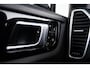 Porsche Cayenne 3.0 E-Hybrid Panoramadak - Comfortstoelen - Stuurbekrachtiging Plus - Sport Chrono Pakket - Sound systeem BOSE - Head Up - Parkassist voor/achter - 3D Surround View - Luchtvering  -