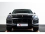 Porsche Cayenne 3.0 E-Hybrid Panoramadak - Comfortstoelen - Stuurbekrachtiging Plus - Sport Chrono Pakket - Sound systeem BOSE - Head Up - Parkassist voor/achter - 3D Surround View - Luchtvering  -