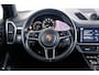 Porsche Cayenne 3.0 E-Hybrid Panoramadak - Comfortstoelen - Stuurbekrachtiging Plus - Sport Chrono Pakket - Sound systeem BOSE - Head Up - Parkassist voor/achter - 3D Surround View - Luchtvering  -
