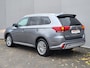 Mitsubishi Outlander 2.4 PHEV Intense / Dealeronderhouden / Fabrieksgarantie / 1.500 kg trekgewicht / Winterwielen / Camera / Navigatie / Apple Carplay / Android Auto / Verwarmde voorstoelen /