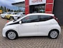Toyota Aygo X X-PLAY CAMERA AIRCO APPLE CAR PLAY & ANDROID AUTO