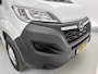 Opel Movano 2.2D Financial lease 140pk Bakwagen met Laadklep Achteruitrijcamera Cruise Control Meubelbak
