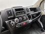 Opel Movano 2.2D Financial lease 140pk Bakwagen met Laadklep Achteruitrijcamera Cruise Control Meubelbak