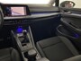 Volkswagen Golf 1.5 eTSI Active Camera Trekhaak Apple Carplay Standkachel Headup 17inch Navigatie