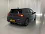 Volkswagen Golf 1.5 eTSI Active Camera Trekhaak Apple Carplay Standkachel Headup 17inch Navigatie