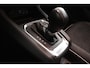 Renault Captur TCe 140 EDC Intens | AUTOMAAT | Groot Navi | Adapt. Cruise | Stoel- en stuurverw. | Trekhaak | Alle Season banden |