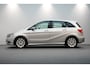 Mercedes-Benz B-klasse 180 ✅ WEGK.TREKHAAK ✅ NAVI ✅ 4 SEIZOEN BANDEN ✅ CRUISE ✅ LICHTMETAAL ✅ HOGE INSTAP