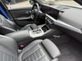 BMW 3-Serie 320e Touring M-SPORT | PANORAMADAK| LEDER SPORT INTERIEUR| HEAD-UP DISPLAY| BORDENHERKENNING| DODE HOEK DETECTIE| HERMANKARDON | AIROC/ECC | CRUISECONTROLL | CAMERA | PARKEERSENSOREN |