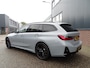 BMW 3-Serie Touring 320e M-SPORT | PANORAMADAK| LEDER SPORT INTERIEUR| HEAD-UP DISPLAY| BORDENHERKENNING| DODE HOEK DETECTIE| HERMANKARDON | AIROC/ECC | CRUISECONTROLL |  CAMERA | PARKEERSENSOREN |