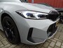 BMW 3-Serie Touring 320e M-SPORT | PANORAMADAK| LEDER SPORT INTERIEUR| HEAD-UP DISPLAY| BORDENHERKENNING| DODE HOEK DETECTIE| HERMANKARDON | AIROC/ECC | CRUISECONTROLL |  CAMERA | PARKEERSENSOREN |