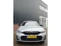 BMW 3-Serie Touring 320e M-SPORT | PANORAMADAK| LEDER SPORT INTERIEUR| HEAD-UP DISPLAY| BORDENHERKENNING| DODE HOEK DETECTIE| HERMANKARDON | AIROC/ECC | CRUISECONTROLL | CAMERA | PARKEERSENSOREN |