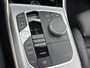 BMW 3-Serie 320e Touring M-SPORT | PANORAMADAK| LEDER SPORT INTERIEUR| HEAD-UP DISPLAY| BORDENHERKENNING| DODE HOEK DETECTIE| HERMANKARDON | AIROC/ECC | CRUISECONTROLL | CAMERA | PARKEERSENSOREN |