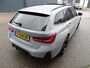 BMW 3-Serie Touring 320e M-SPORT | PANORAMADAK| LEDER SPORT INTERIEUR| HEAD-UP DISPLAY| BORDENHERKENNING| DODE HOEK DETECTIE| HERMANKARDON | AIROC/ECC | CRUISECONTROLL |  CAMERA | PARKEERSENSOREN |