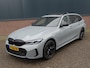 BMW 3-Serie Touring 320e M-SPORT | PANORAMADAK| LEDER SPORT INTERIEUR| HEAD-UP DISPLAY| BORDENHERKENNING| DODE HOEK DETECTIE| HERMANKARDON | AIROC/ECC | CRUISECONTROLL |  CAMERA | PARKEERSENSOREN |