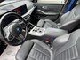 BMW 3-Serie 320e Touring M-SPORT | PANORAMADAK| LEDER SPORT INTERIEUR| HEAD-UP DISPLAY| BORDENHERKENNING| DODE HOEK DETECTIE| HERMANKARDON | AIROC/ECC | CRUISECONTROLL | CAMERA | PARKEERSENSOREN |