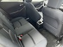 Mazda 2 1.5 Skyactiv-G Luxury | ACHTERUITRIJCAMERA | STOEL-EN STUURVERWARMING | LM VELGEN | CARPLAY | NAVIGATIE