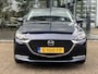 Mazda 2 1.5 Skyactiv-G Luxury | ACHTERUITRIJCAMERA | STOEL-EN STUURVERWARMING | LM VELGEN | CARPLAY | NAVIGATIE