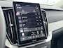 Volvo XC90 T8 Recharge Ultra Dark | 22" | Luchtvering | Bowers & Wilkins | Nappa Leder | 360 Camera | Getint & Gelaagd glas | Head-up | Nubuck dakhemel | Elektrisch verst. stoelen | Stoel/stuur/achterbankverwarming