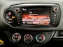 Toyota Yaris 1.0 VVT-i Aspiration 1e eigenaar! KEURIGE AUTO !! | 12 Voltaansluiting | 1e Eigenaar. | Achteruitrijcamera