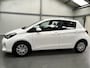 Toyota Yaris 1.0 VVT-i Aspiration KEURIGE AUTO !! | 12 Voltaansluiting | 1e Eigenaar. | Achteruitrijcamera