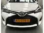 Toyota Yaris 1.0 VVT-i Aspiration KEURIGE AUTO !! | 12 Voltaansluiting | 1e Eigenaar. | Achteruitrijcamera
