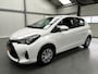 Toyota Yaris 1.0 VVT-i Aspiration KEURIGE AUTO !! | 12 Voltaansluiting | 1e Eigenaar. | Achteruitrijcamera