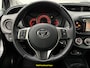 Toyota Yaris 1.0 VVT-i Aspiration KEURIGE AUTO !! | 12 Voltaansluiting | 1e Eigenaar. | Achteruitrijcamera