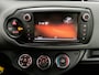 Toyota Yaris 1.0 VVT-i Aspiration KEURIGE AUTO !! | 12 Voltaansluiting | 1e Eigenaar. | Achteruitrijcamera