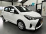 Toyota Yaris 1.0 VVT-i Aspiration KEURIGE AUTO !! | 12 Voltaansluiting | 1e Eigenaar. | Achteruitrijcamera