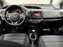 Toyota Yaris 1.0 VVT-i Aspiration 1e eigenaar! KEURIGE AUTO !! | 12 Voltaansluiting | 1e Eigenaar. | Achteruitrijcamera