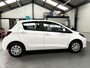 Toyota Yaris 1.0 VVT-i Aspiration KEURIGE AUTO !! | 12 Voltaansluiting | 1e Eigenaar. | Achteruitrijcamera