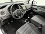 Toyota Yaris 1.0 VVT-i Aspiration KEURIGE AUTO !! | 12 Voltaansluiting | 1e Eigenaar. | Achteruitrijcamera
