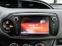 Toyota Yaris 1.0 VVT-i Aspiration KEURIGE AUTO !! | 12 Voltaansluiting | 1e Eigenaar. | Achteruitrijcamera