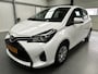 Toyota Yaris 1.0 VVT-i Aspiration KEURIGE AUTO !! | 12 Voltaansluiting | 1e Eigenaar. | Achteruitrijcamera