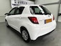 Toyota Yaris 1.0 VVT-i Aspiration 1e eigenaar! KEURIGE AUTO !! | 12 Voltaansluiting | 1e Eigenaar. | Achteruitrijcamera