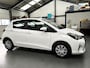 Toyota Yaris 1.0 VVT-i Aspiration KEURIGE AUTO !! | 12 Voltaansluiting | 1e Eigenaar. | Achteruitrijcamera