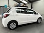Toyota Yaris 1.0 VVT-i Aspiration KEURIGE AUTO !! | 12 Voltaansluiting | 1e Eigenaar. | Achteruitrijcamera