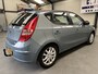 Hyundai i30 1.6i Dynamic Business | Airco (automatisch) | Alarmsysteem | Lichtmetalen velgen 16"