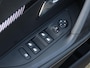Peugeot 2008 136pk Hybrid Allure | Camera | Navigatie | Parkeersensoren VOOR+Achter | LEER/Stof | AUTOMAAT
