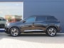 Peugeot 2008 136pk Hybrid Allure | Camera | Navigatie | Parkeersensoren VOOR+Achter | LEER/Stof | AUTOMAAT