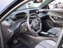 Peugeot 2008 136pk Hybrid Allure | Camera | Navigatie | Parkeersensoren VOOR+Achter | LEER/Stof | AUTOMAAT