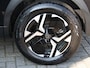 Peugeot 2008 136pk Hybrid Allure | Camera | Navigatie | Parkeersensoren VOOR+Achter | LEER/Stof | AUTOMAAT