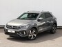 Volkswagen T-Roc R-Line-Edition 1.5 110 kW / 150 pk TSI | Camera | Trekhaak | 17" inch lm velgen | Keyless |