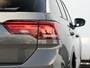 Volkswagen T-Roc R-Line-Edition 1.5 110 kW / 150 pk TSI | Camera | Trekhaak | 17" inch lm velgen | Keyless |