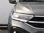 Volkswagen T-Roc R-Line-Edition 1.5 110 kW / 150 pk TSI | Camera | Trekhaak | 17" inch lm velgen | Keyless |