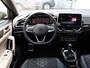 Volkswagen T-Roc R-Line-Edition 1.5 110 kW / 150 pk TSI | Camera | Trekhaak | 17" inch lm velgen | Keyless |