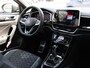 Volkswagen T-Roc R-Line-Edition 1.5 110 kW / 150 pk TSI | Camera | Trekhaak | 17" inch lm velgen | Keyless |