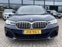 BMW 5-Serie Touring 530e M-Sport Plus Panoramadak Driving Ass Prof Keyless Rondzicht Camera Elek Stoelen Stoel + Stuurverwarming ACC DAB Head-Up Shadow Line BTW Tansanit Plug In Hybride 1e Eigenaar BTW Auto